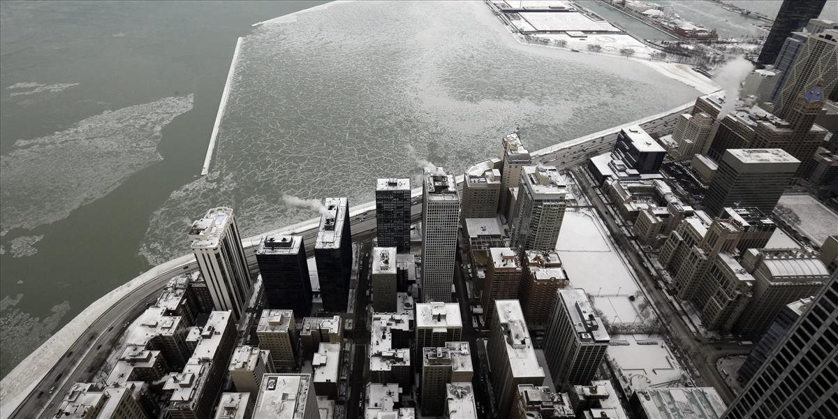Extrémne mrazy v Chicagu: Voda sa pred očami mení na sneh!
