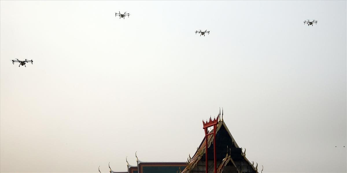 V Bangkoku bojujú so smogom drony, hladajú sa ďalšie nápady