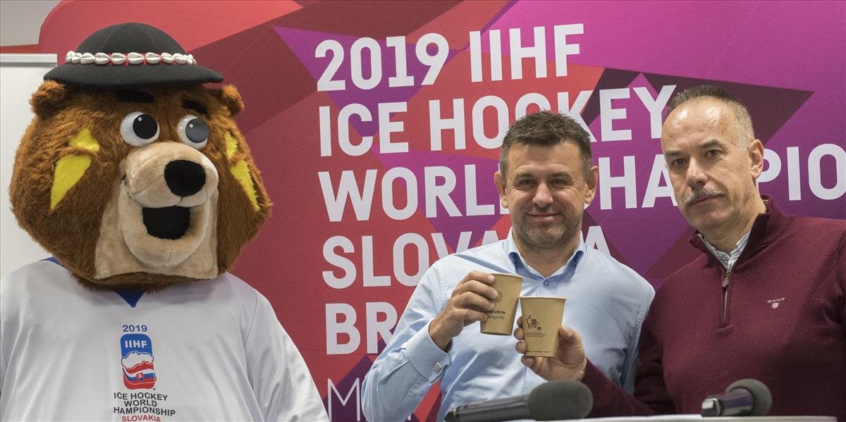 Reportáž: Hokejový šampionát na Slovensku bude ekologickejší, kompetentných trápi množstvo odpadu