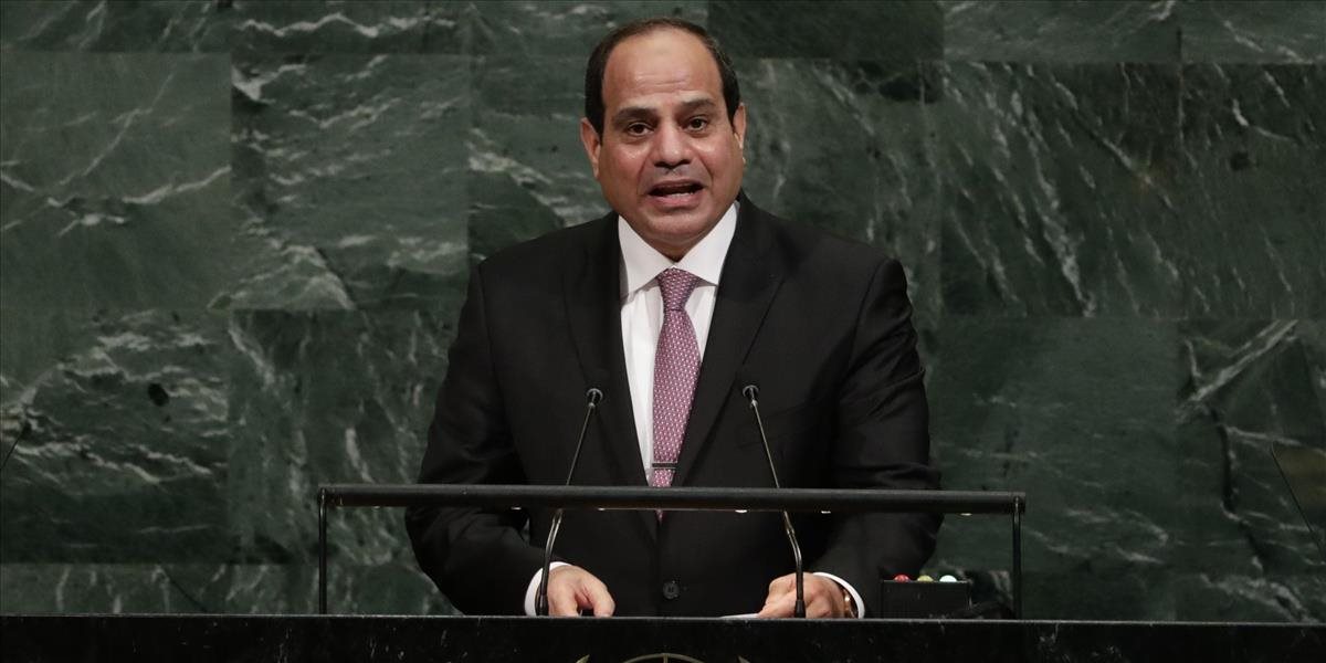 Egyptskí poslanci chcú meniť ústavu, aby udržali Sísího pri moci