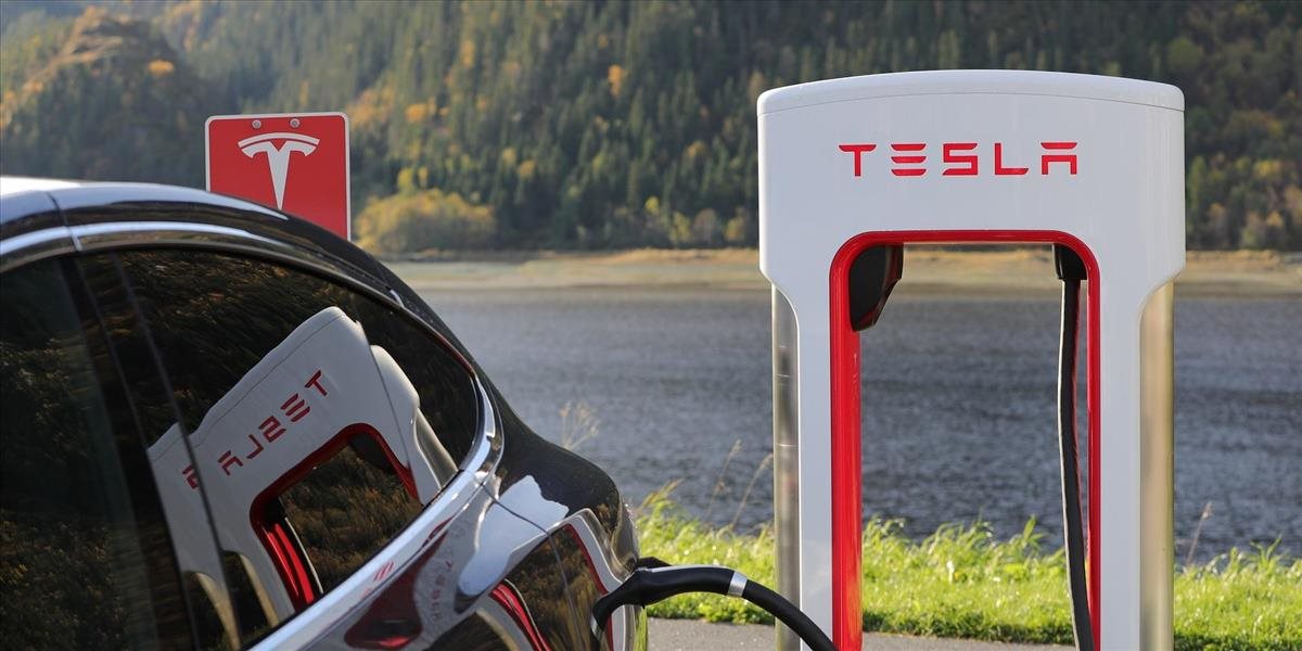 Tesla prevezme firmu Maxwell Technologies za 218 miliónov USD