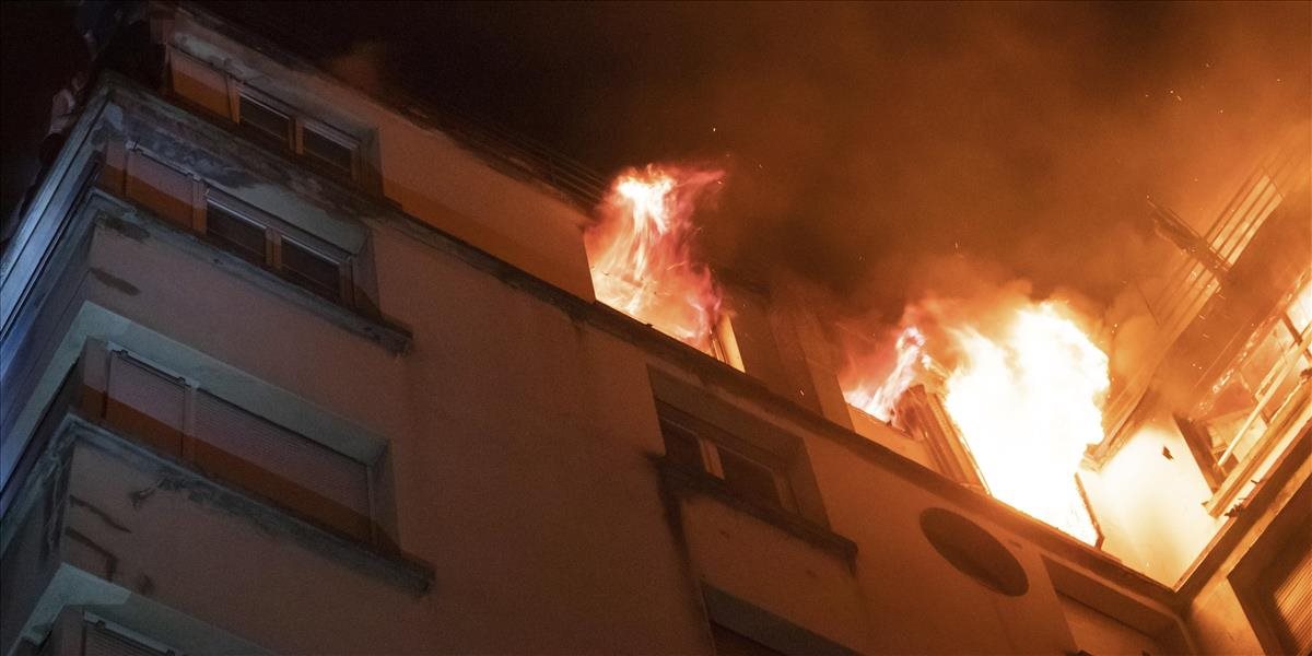 Požiar budovy v Paríži neprežilo najmenej desať ľudí