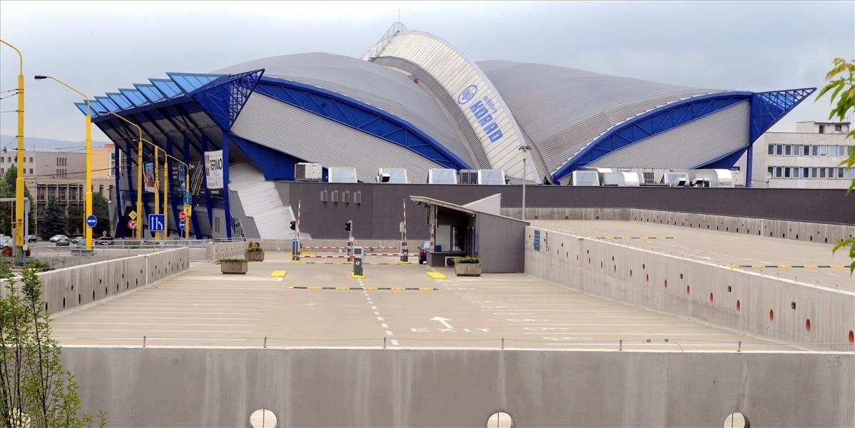 MS v hokeji sa blížia: Steel aréna prešla výmenou mantinelov