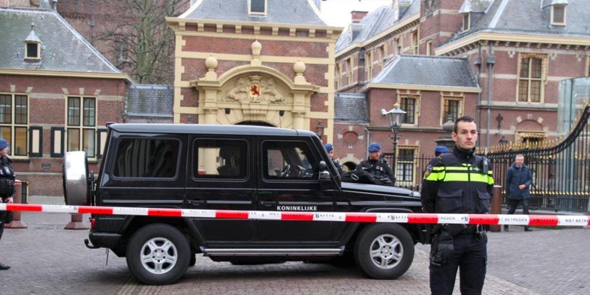 Komplex parlamentu v Holandsku nakrátko uzatvorili a zatkli podozrivého muža