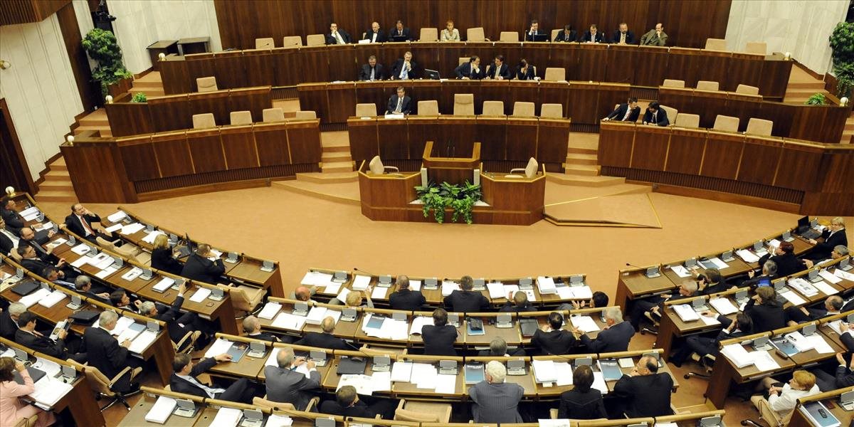 Voľba ústavných sudcov sa v parlamente bude musieť opakovať