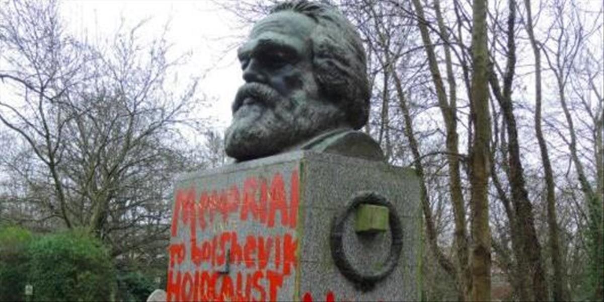 Marxov hrob opäť poškodili vandali, tentoraz použili červenú farbu