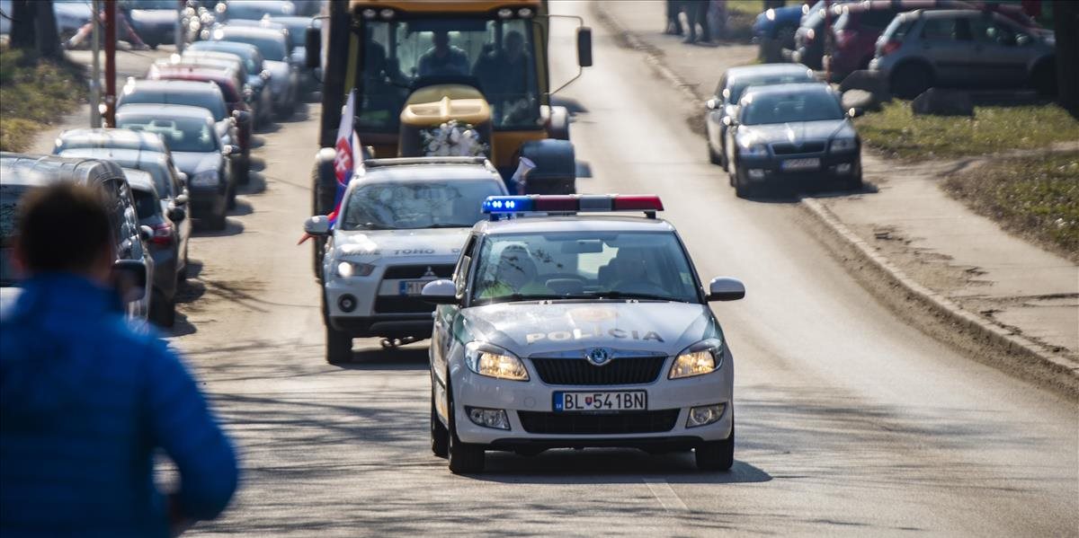 Farmári v Bratislave blokujú cesty smerom na Most SNP