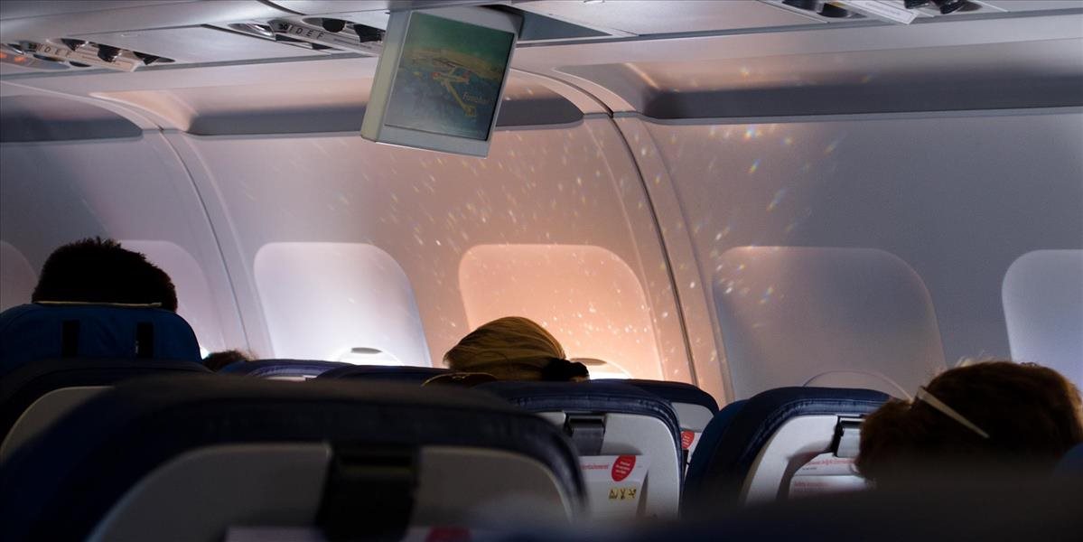 Cestujúci objavili v lietadlách malé kamery: Nepoužívame ich, obhajujú sa aerolinky