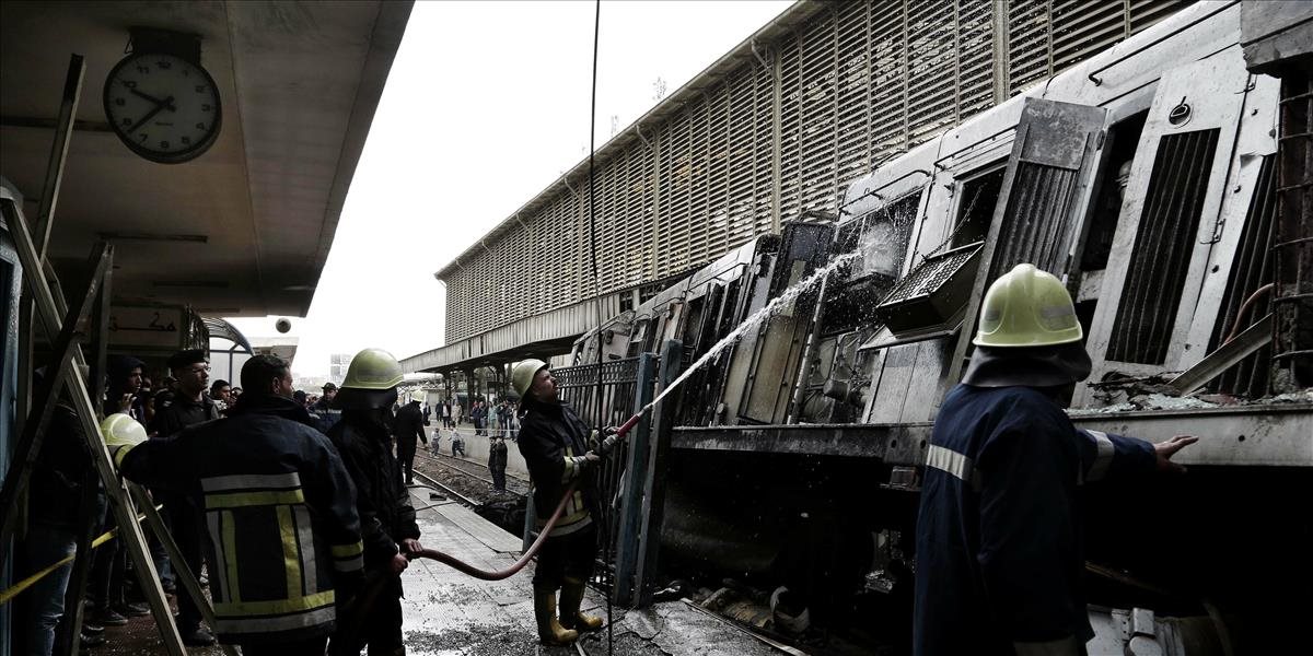 Pri požiari na železničnej stanici v Káhire prišlo o život viac ako 10 ľudí