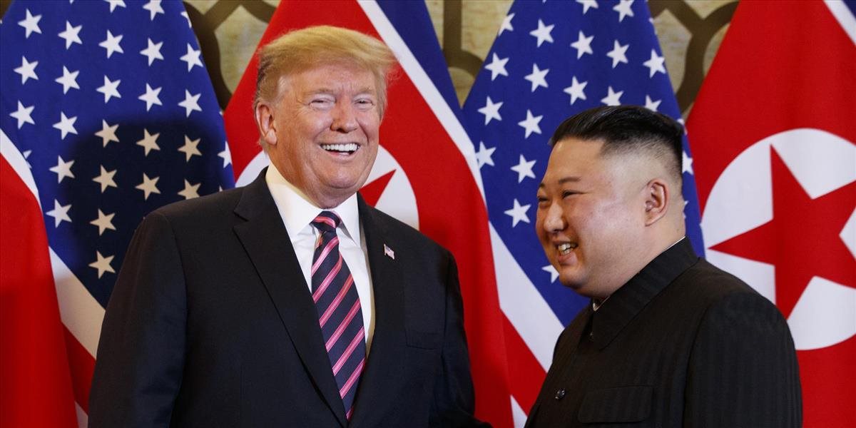 Biely dom nepustil novinárov na spoločnú večeru Trumpa a Kim Čong-una