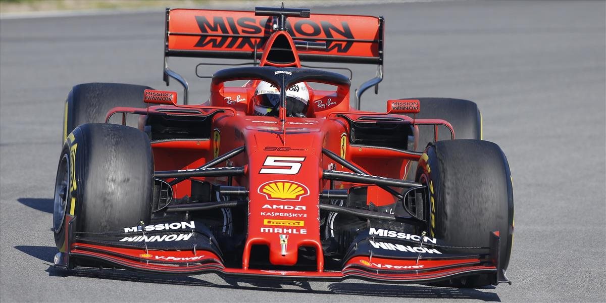 F1: Príčinou havárie Vettela boli problémy s ráfikom