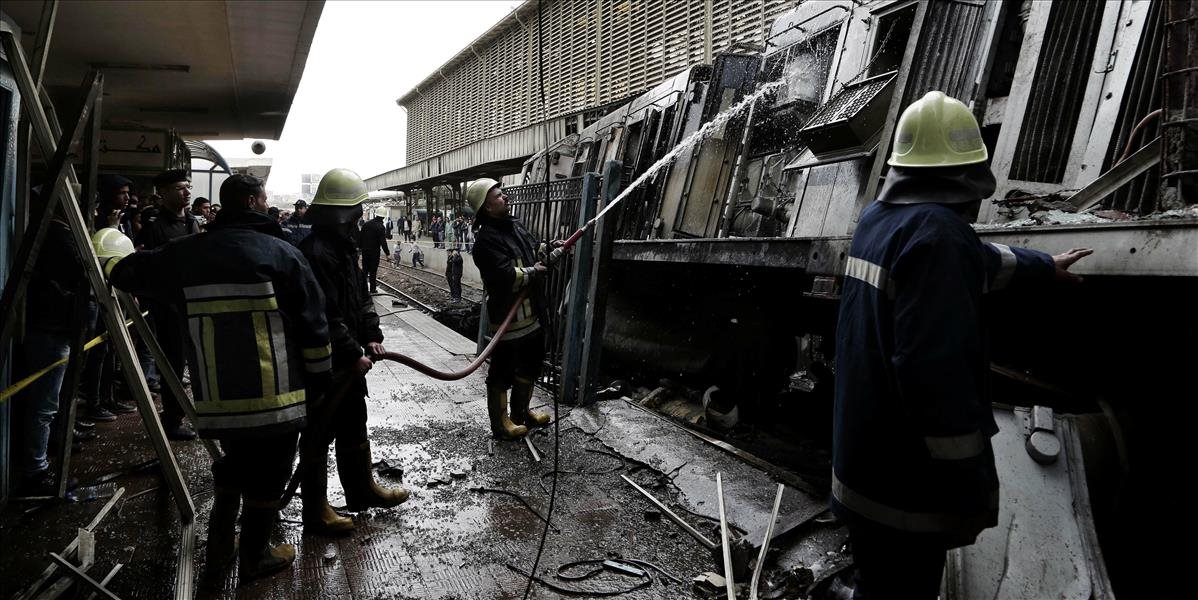 Po železničnom nešťastí na vlakovej stanici v Káhire zatkli už 11 ľudí