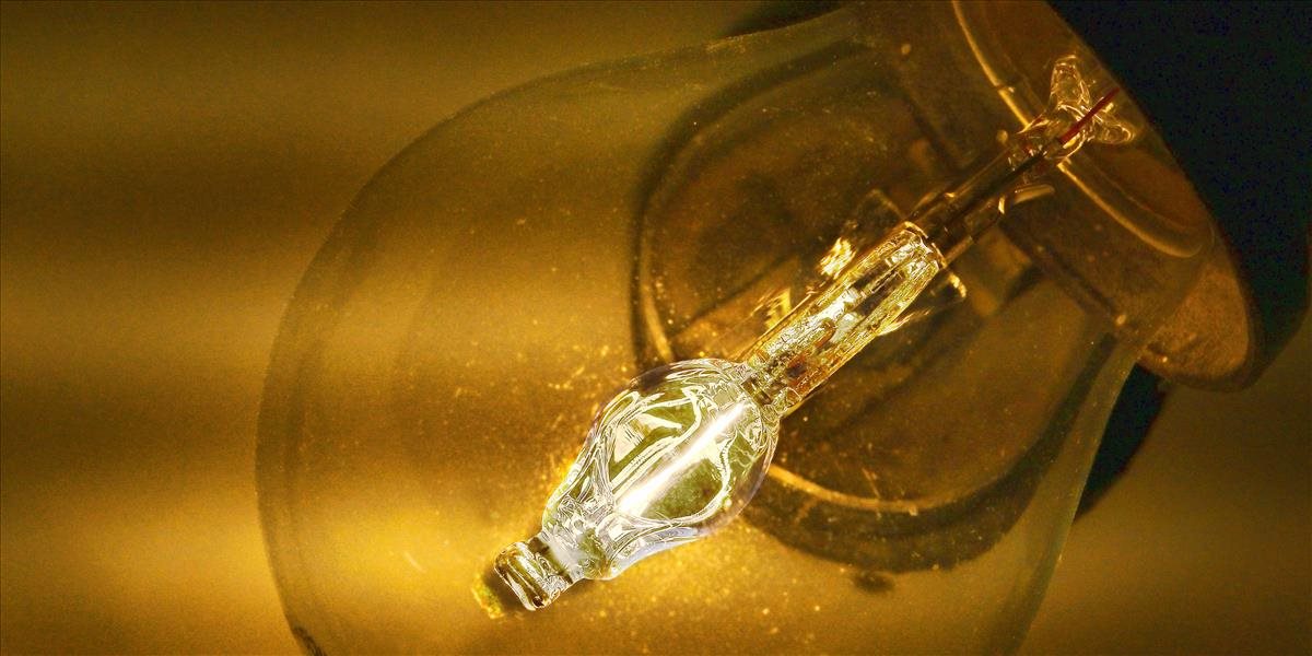 Bez elektriny je ešte viac ako päťtisíc odberných miest