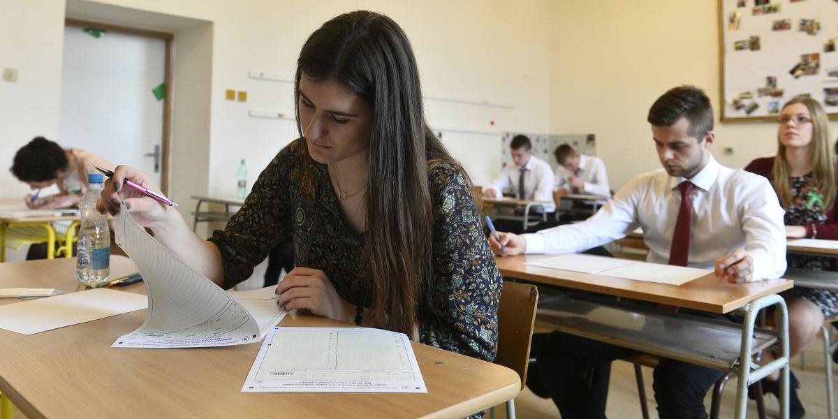 Maturitný týždeň začne testami zo slovenčiny a slohom