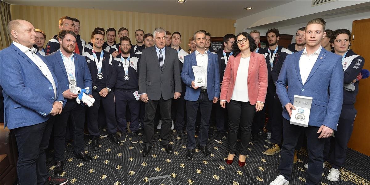 Ministerka Lubyová vyzdvihla výkony hokejistov na univerziáde, strieborných medailistov prijala na pôde ministerstva