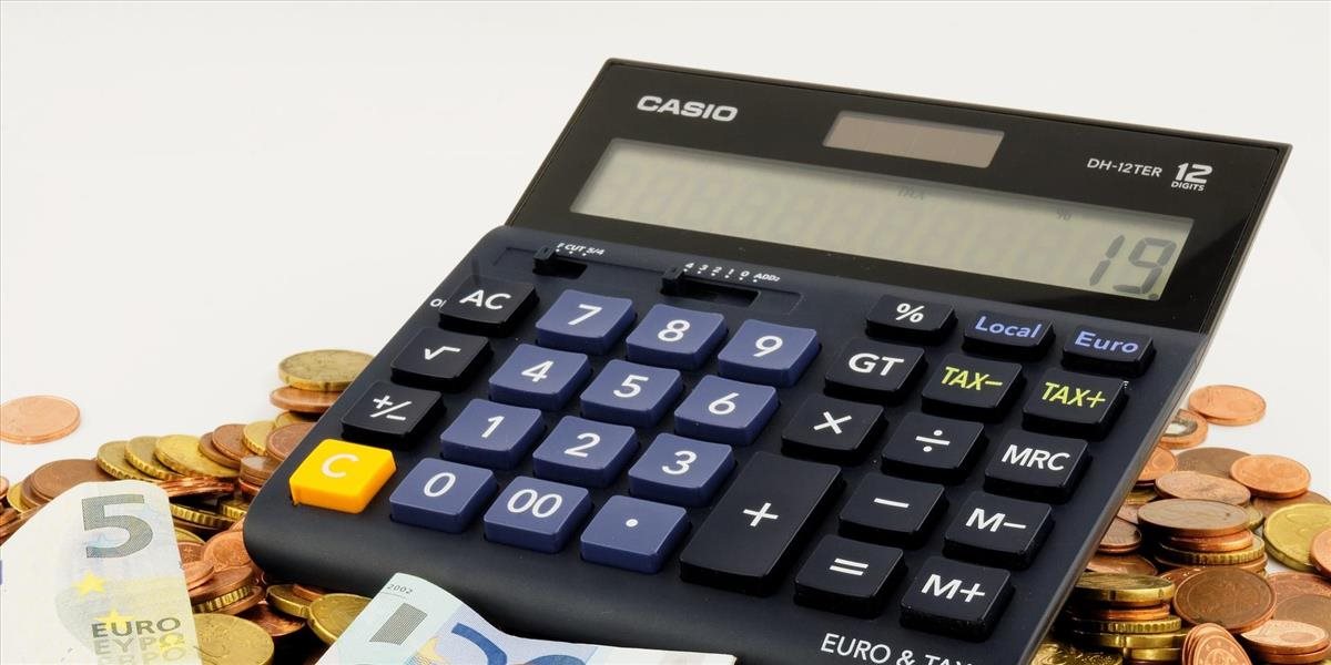 Banky lákajú ľudí rôznymi benefitmi