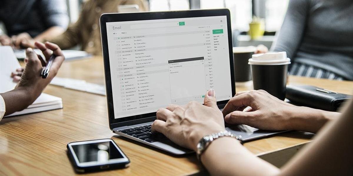 Hackeri v emailoch tvrdia, že si nahrali Slovákov pri sledovaní pornografie