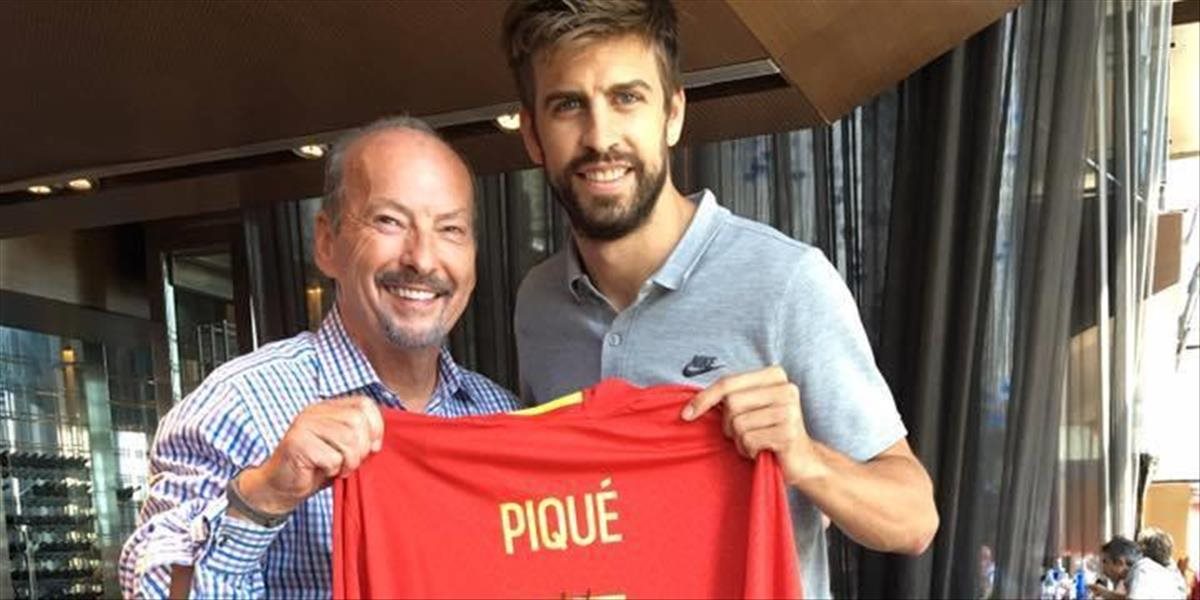 Piqué si znovu oblečie reprezentačný dres, nebude to však dres Španielska