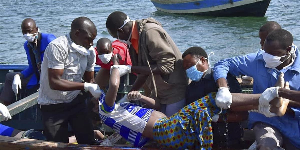 VIDEO: Pri Mósule sa potopil trajekt s desiatkami ľudí na palube