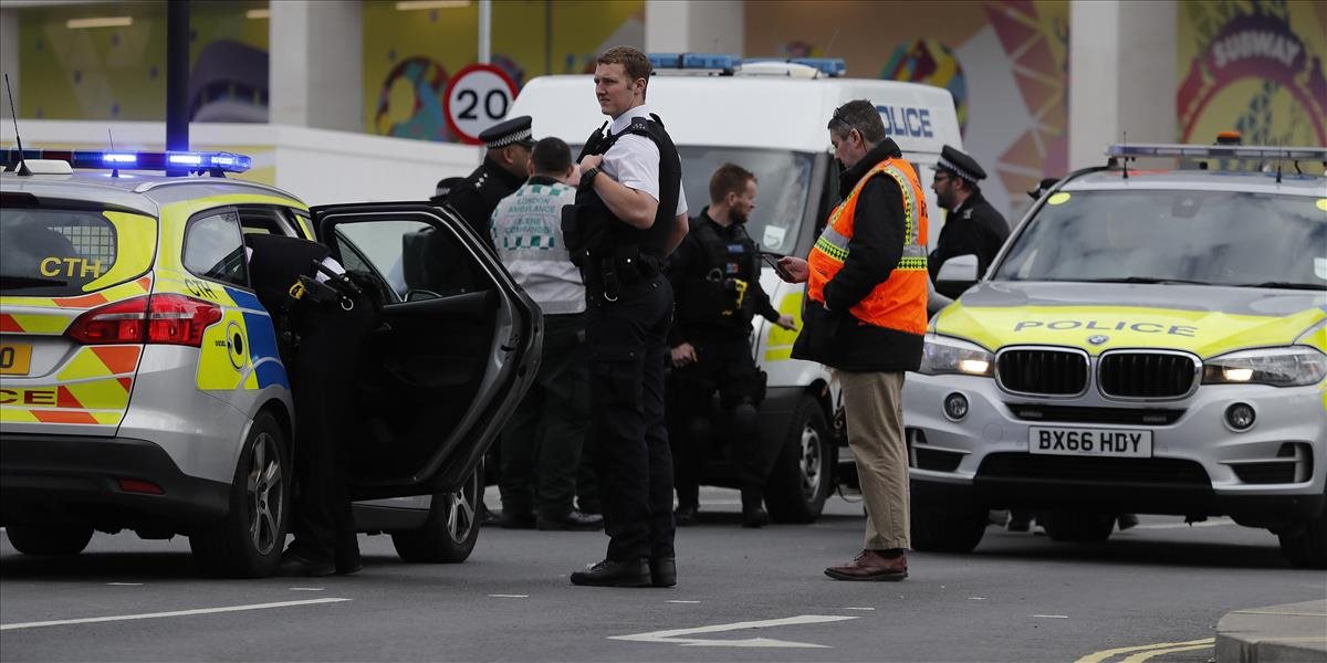 Britská polícia odhalila, ako sa do väzenia pašovali mobily aj drogy