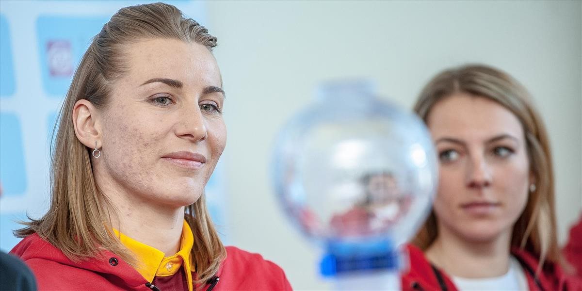 Kuzminovú a Fialkovú ocenili na kvetinovom ceremoniáli