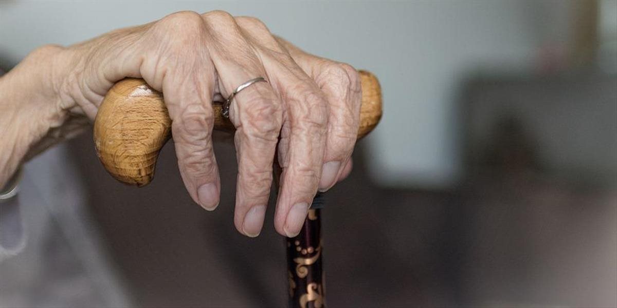 Odborári vítajú zastropovanie dôchodkového veku na 64 rokov