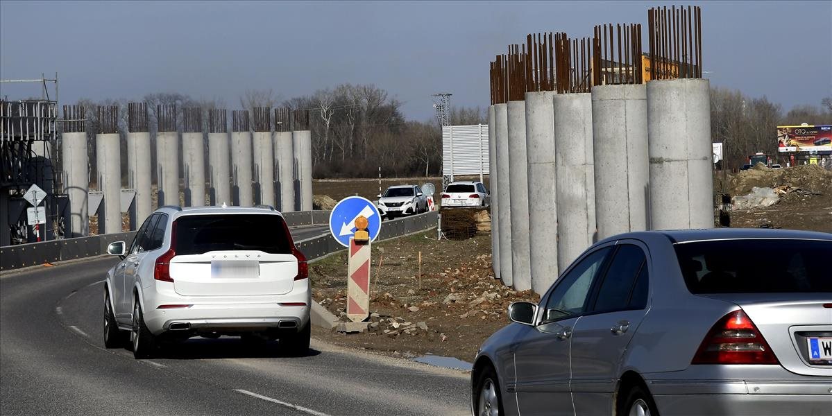 Pre výstavbu obchvatu musia vodiči v sobotu v Bratislave rátať s obmedzeniami