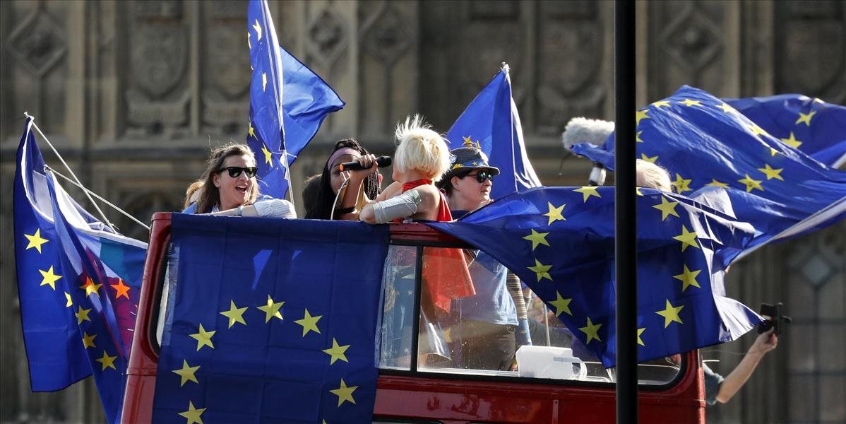 Mayová zvažuje štvrté hlasovanie o dohode o brexite