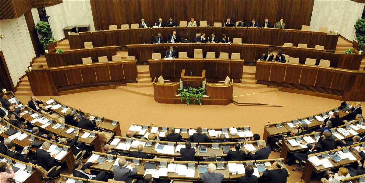 Maďarskí politici sa stavajú proti novele zákona o hymne iného štátu