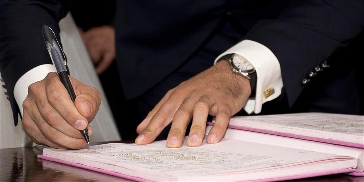 Andrej Kiska podpísal zákon na zrušenie osobitného odvodu obchodných reťazcov