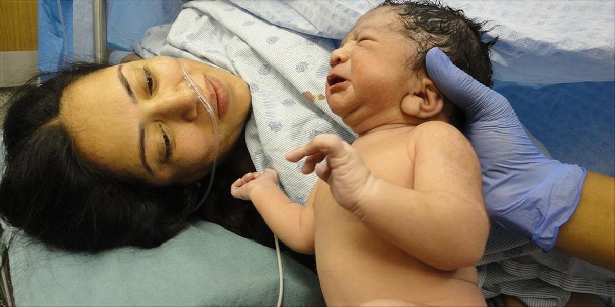 Zdravotná sestra vymenila počas svojho pôsobenia v pôrodnici 5 000 detí