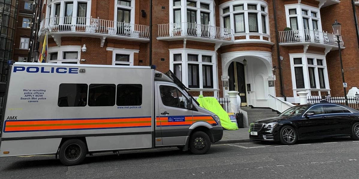 Britskej polícii sa podarilo zatknúť zakladateľa WikiLeaks