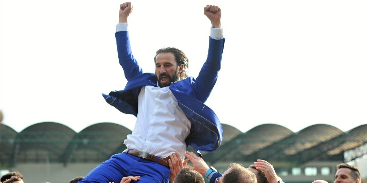FOTO: Slovan získal titul v rekordne krátkom čase, pre Ševelu sa však nič nekončí