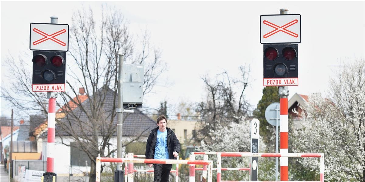 Vlaky minulý týždeň zrazili až osem ľudí