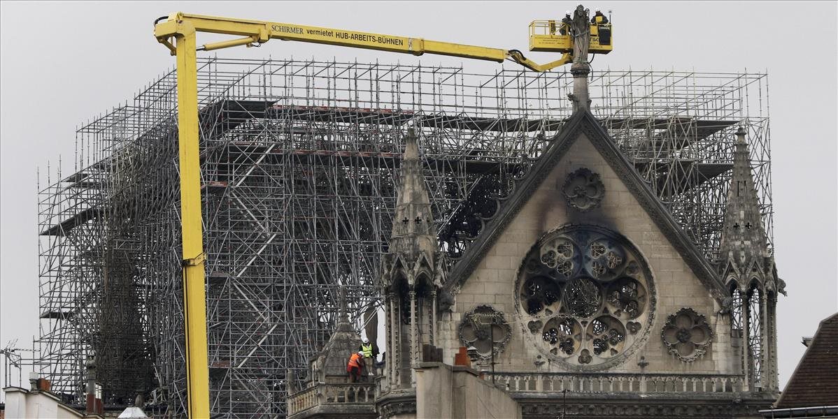 Notre-Dame sa bude podľa nemeckého odborníka rekonštruovať aj desiatky rokov