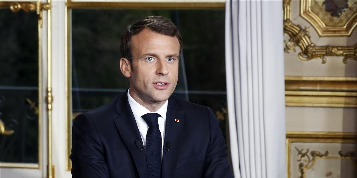 Macron sľúbil obnovu Notre-Dame do 5 rokov
