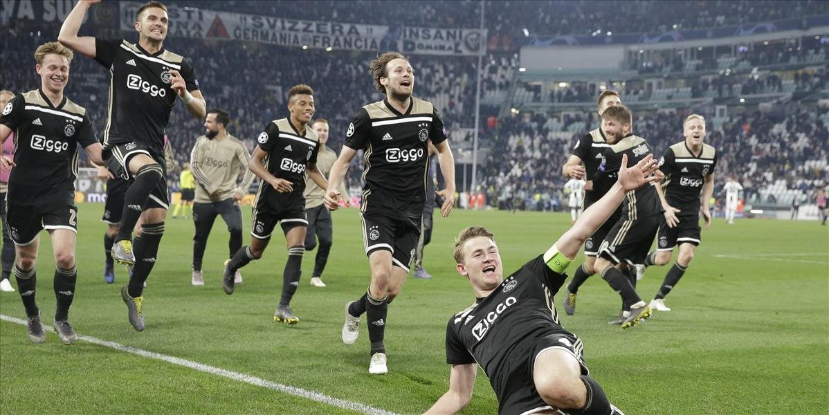 Na Ajaxe skončil ďalší kandidát na celkové prvenstvo, Barcelona postúpila bez problémov