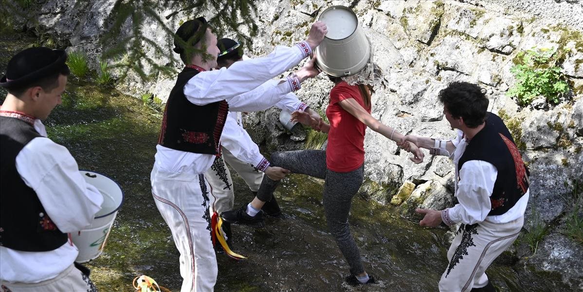 Keď tradícia bolí: Šibačka môže skončiť horšie, než čakáš