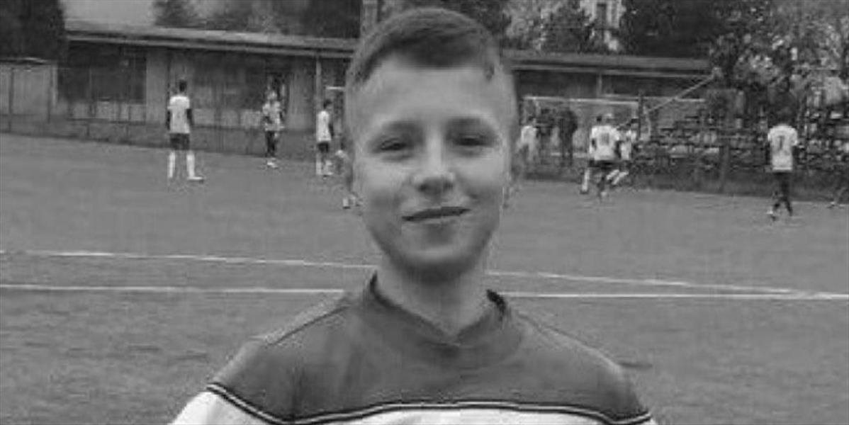 Mladý futbalista skolaboval na zápase, po prevoze do nemocnice zomrel