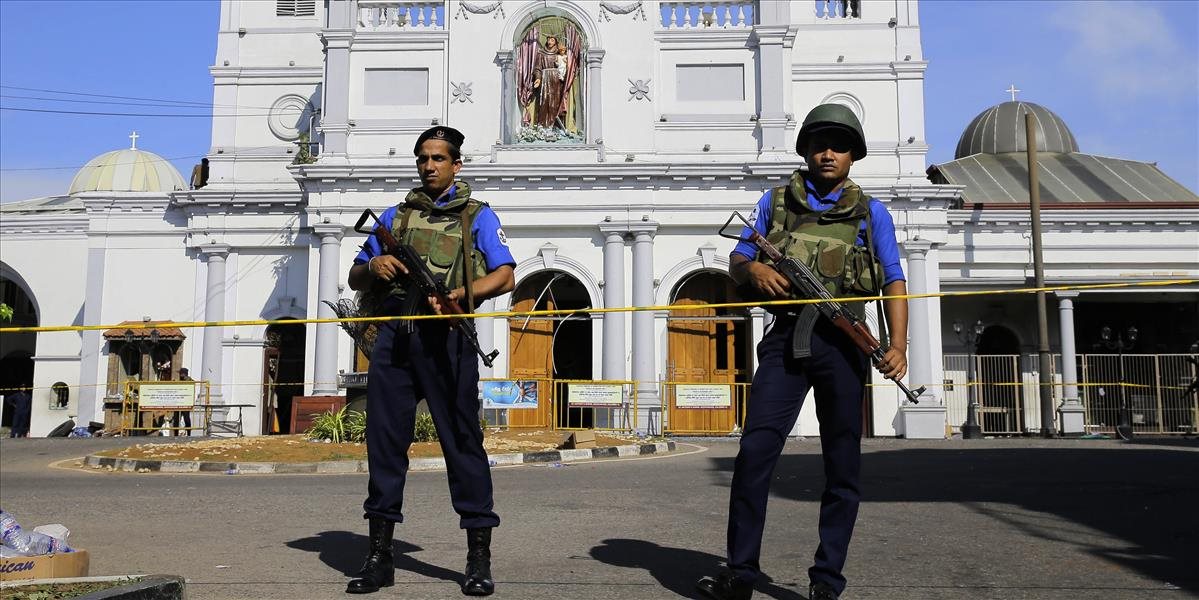 Polícia v súvislosti s výbuchmi v kostoloch na Srí Lanke zadržala sedem ľudí