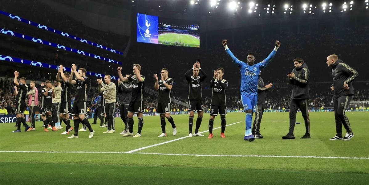 Ajax si odnáša z Londýna cenné víťazstvo, hrdinom stretnutia van de Beek