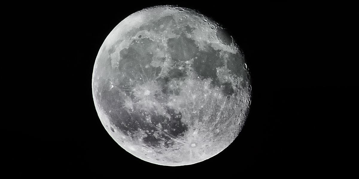 NASA potrebuje ďalšiu dotáciu, aby mohla na Mesiac vyslať ženu