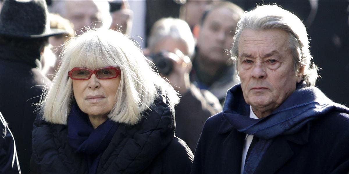 Ľudia sú proti tomu, aby bol Alain Delon ocenený Zlatou palmou