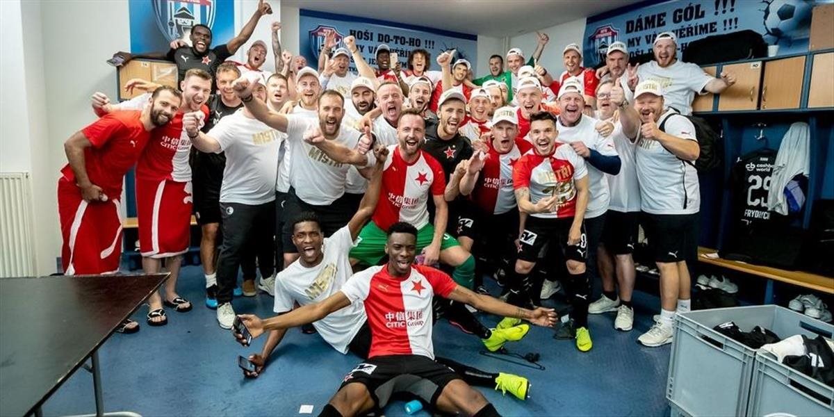 Slavia Praha aj s trojicou slovenských hráčov oslavuje triumf v českej lige!