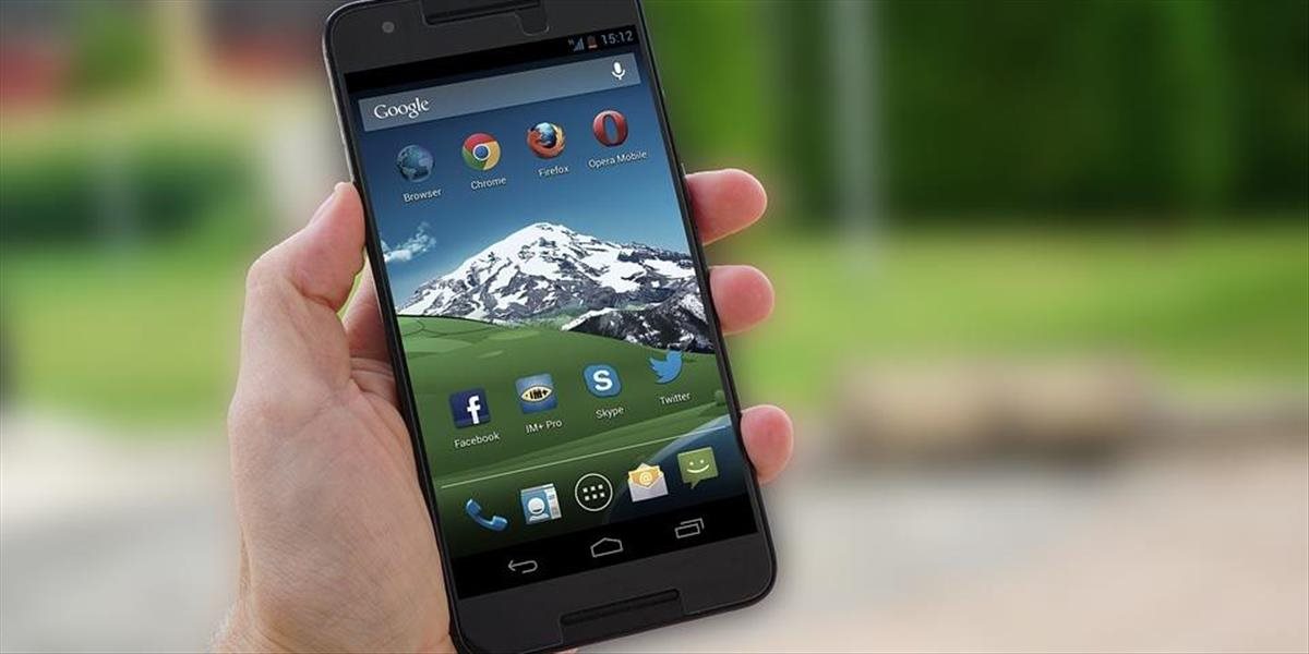 Google utlmuje vzťahy s Huaweiom: Stratí prístup k Androidu?