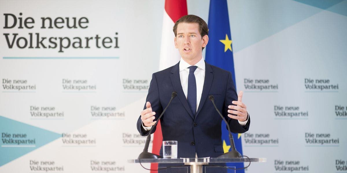 Z rakúskej vlády odišli po korupčnom škandále všetci ministri za FPÖ
