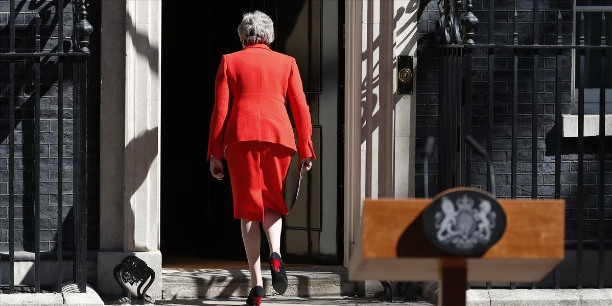Britská premiérka Mayová opúšťa post šéfky Konzervatívcov