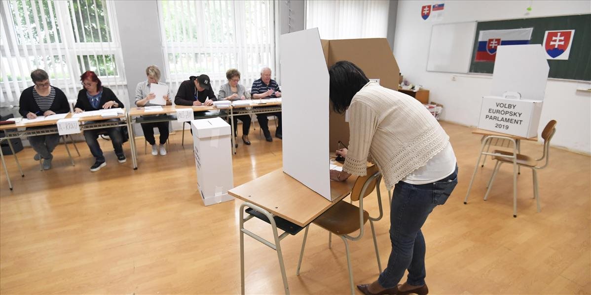Slovensko si do Európskeho parlamentu zvolilo týchto 14 europoslancov