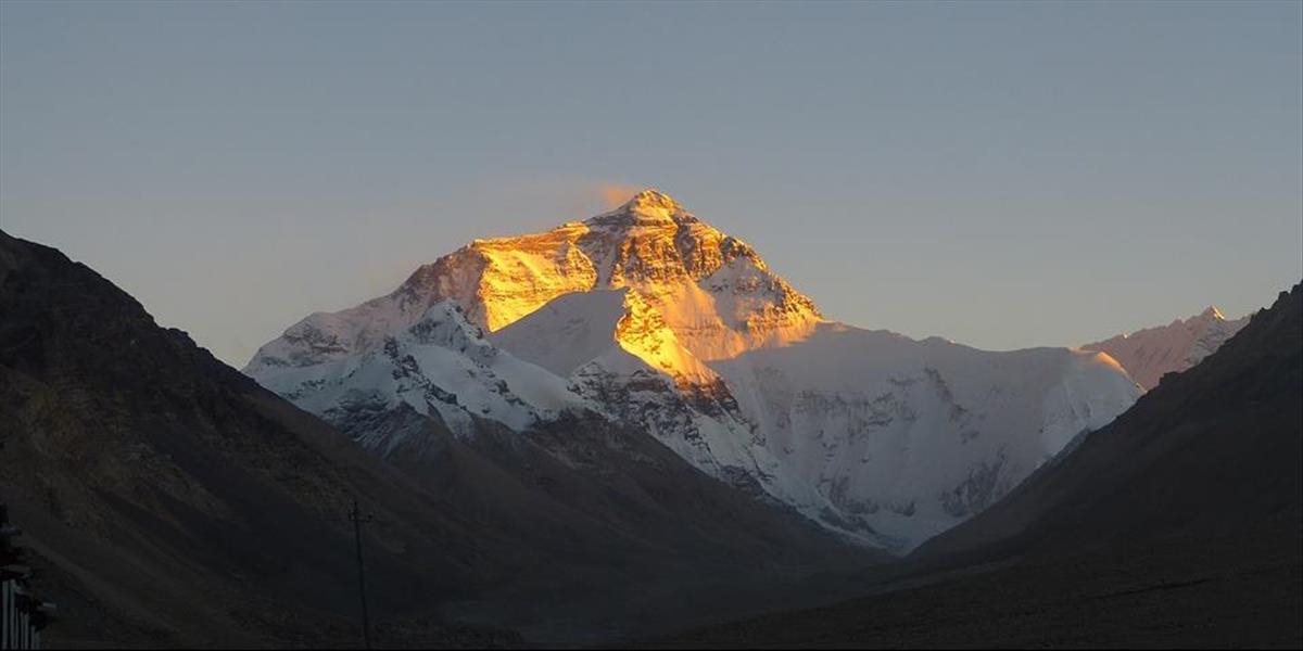 Everest má už desať obetí