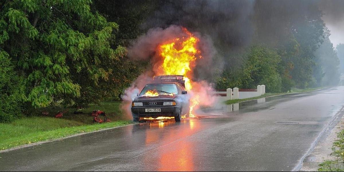 VIDEO: Na diaľnici Trnava-Nitra horelo auto